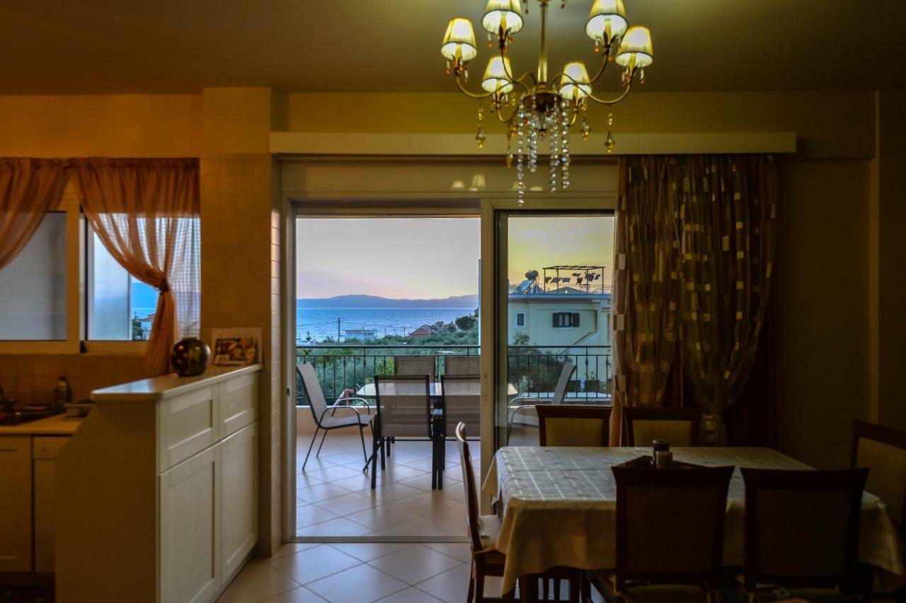 Grand Suites With Private Pools Kalamata Exterior foto